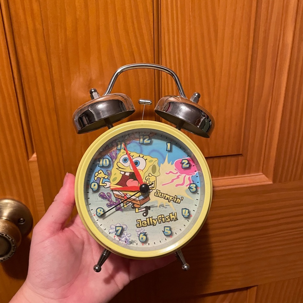 Vintage sponge-bob clock